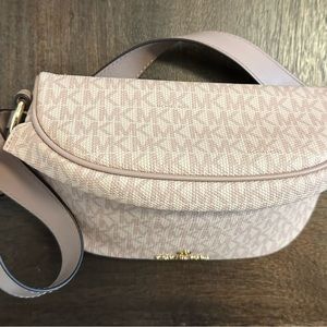 Michael Kors Fannypack